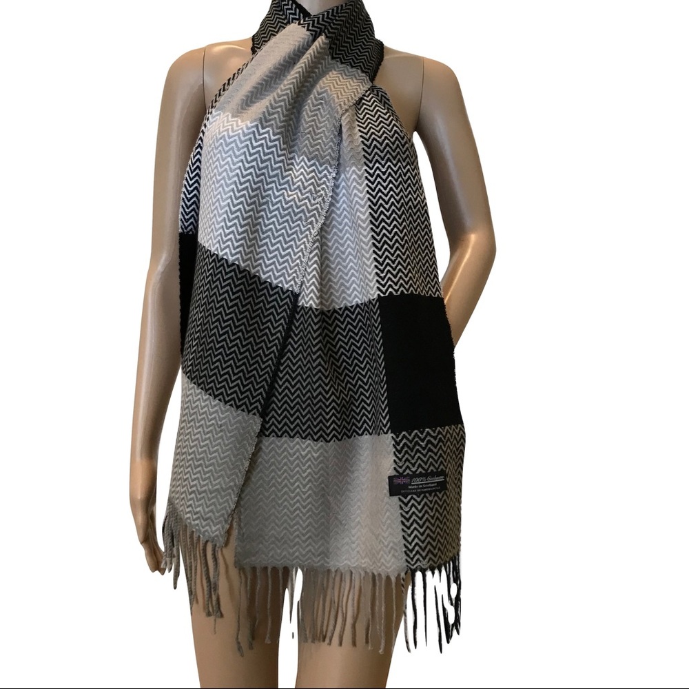 100% Cashmere Black & White Chevron Print Scarf